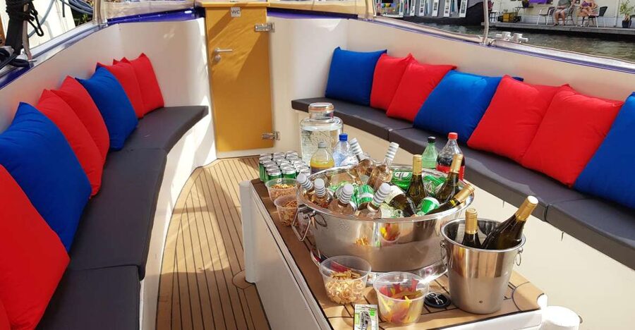 Amsterdam: Covered Canal Booze Cruise with Unlimited Drinks - Quick hits on this covered canal booze cruise