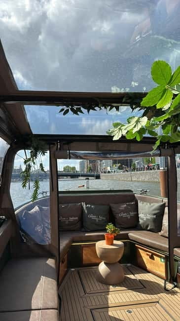 Amsterdam: Covered Heated Canal Cruise with Bitterballen - Drinks onboard: what is included, what costs extra, and what to expect