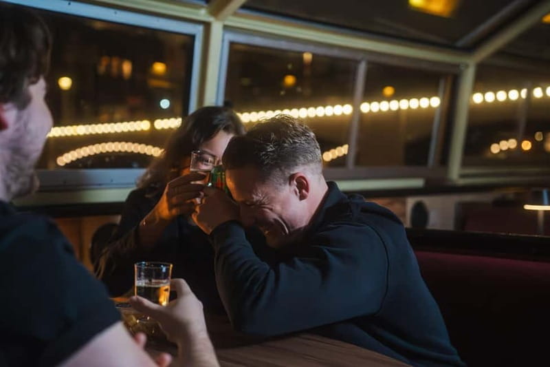 Amsterdam: Cozy Cheese & Wine Cruise Tasting Experience - Het Scheepvaartmuseum area, houseboat stories, and how to end strong