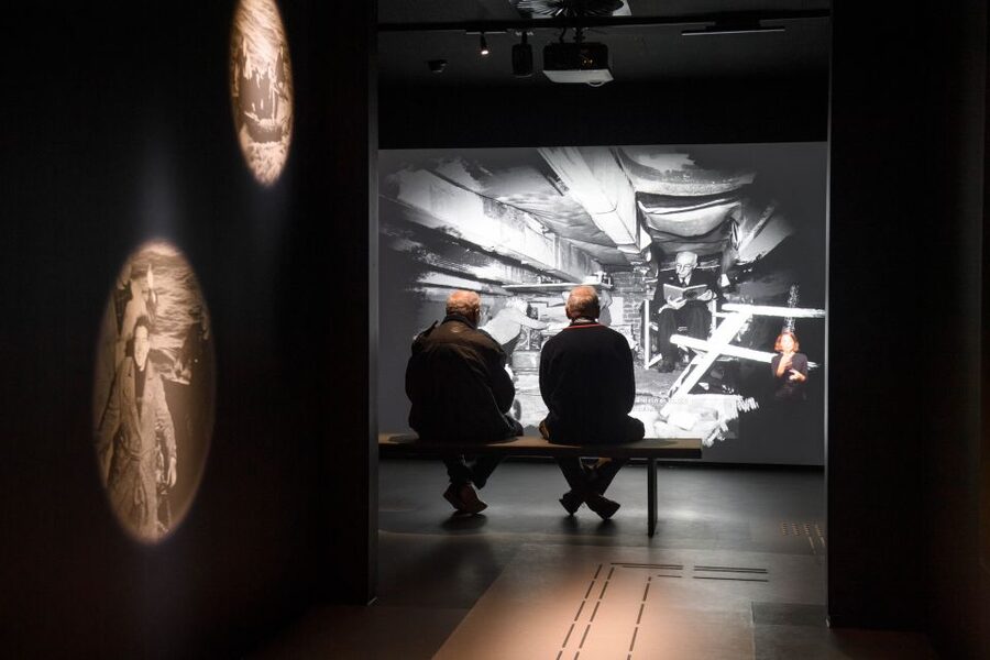 Amsterdam: Dutch WWII Resistance Museum Entry Ticket - Getting in: tickets, audioguides, and how to use them