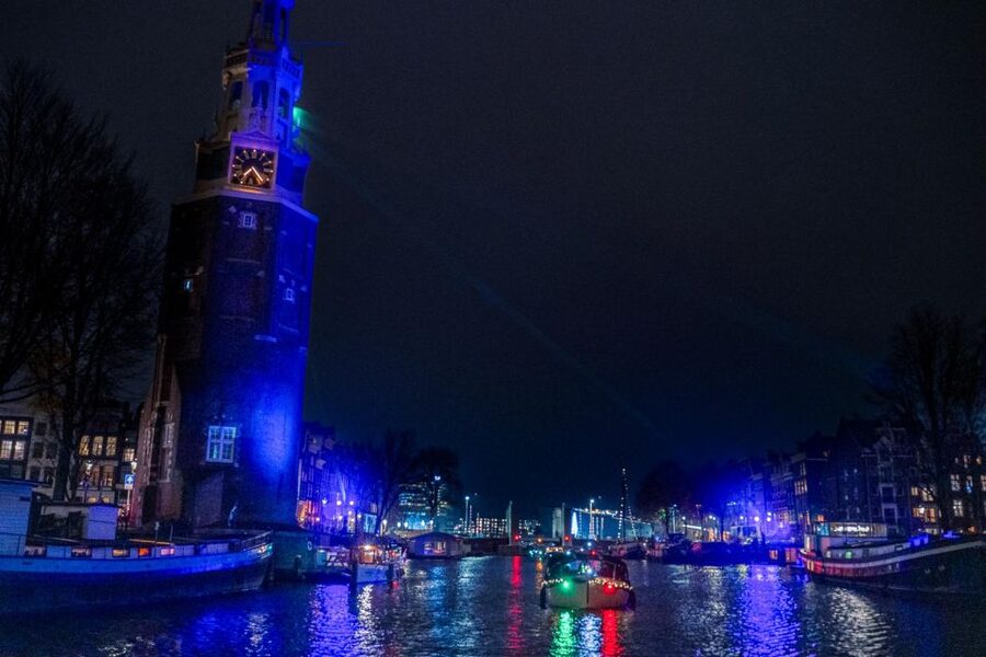 Amsterdam: Evening Candle Light Cruise With Wine & Cheese - Should you book the Amsterdam candlelight canal cruise?