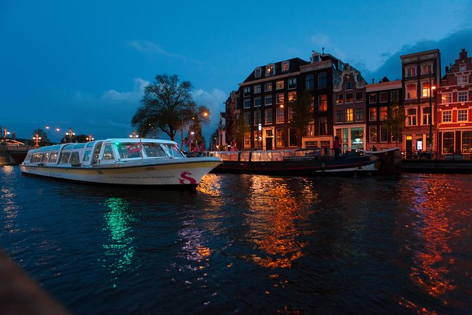 Amsterdam Evening Cocktail Cruise with snacks - Price and Value: What $40.44 Buys You in Real Life