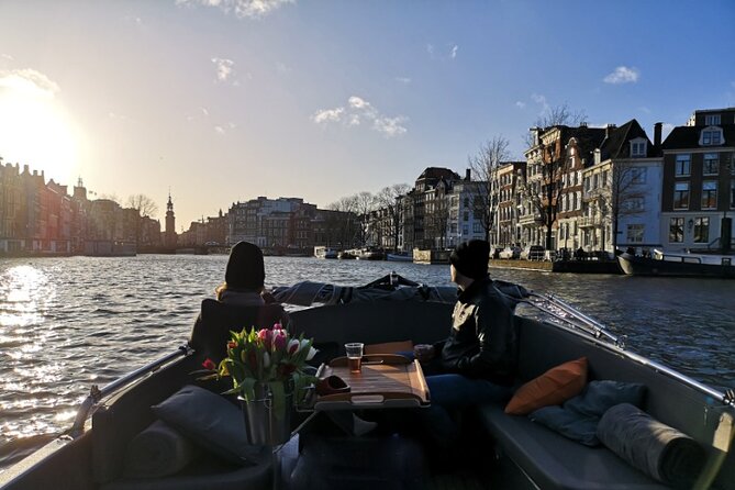 Amsterdam Evening Cruise in Small Group - Finding Your Boat: Meeting Point and When to Go