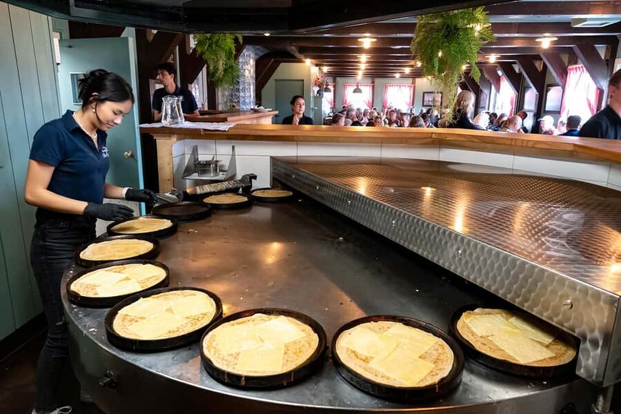 Amsterdam: Experience Zaanse Schans Windmills & Cheese Farm - Time Slots From Amsterdam: Choosing A, B, or C for the Best Rhythm