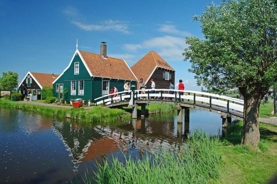Amsterdam: Experience Zaanse Schans Windmills & Cheese Farm - Price and Value: Does $19 Make Sense for Windmills, Clogs, and Cheese?