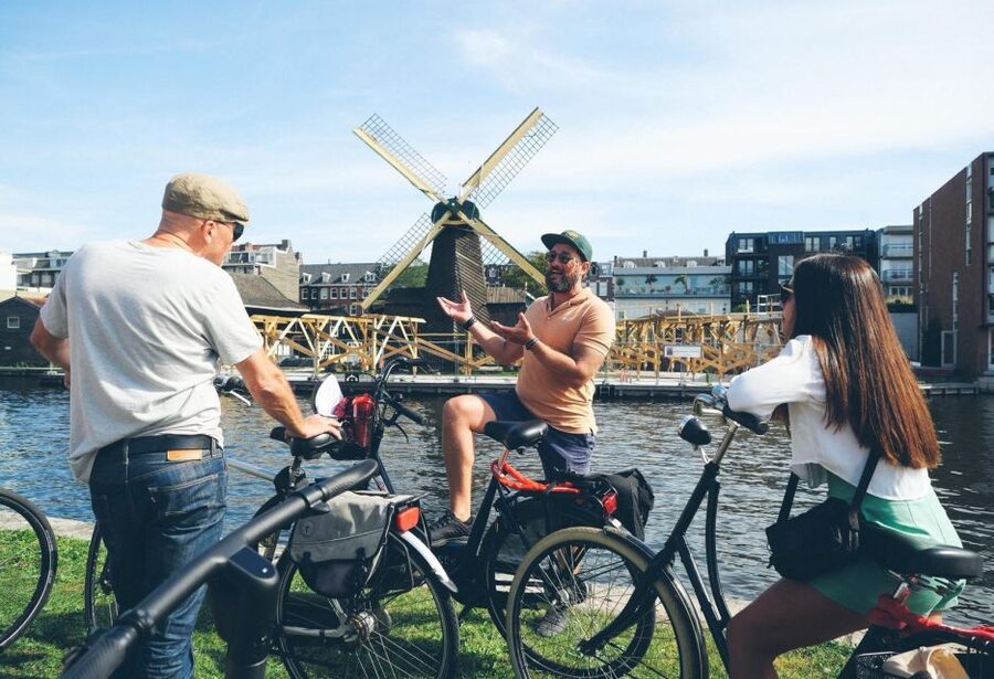 Amsterdam: Explore the City Highlights by Bike - Cycling Amsterdam’s top sights without losing your bearings