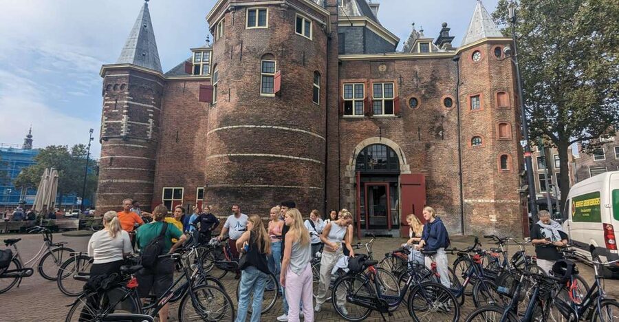 Amsterdam: Explore the City Highlights by Bike - Getting on a comfortable Dutch bike, plus the safety briefing that actually helps