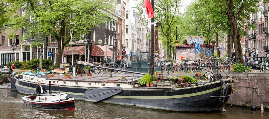 Amsterdam Explorer Pass: Save up to 50% on 3-7 Attractions - The Amsterdam Dungeon and darker attractions for people who like spooky history