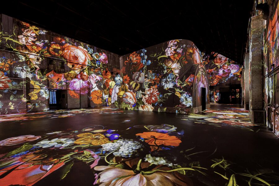 Amsterdam: Fabrique des Lumières Dutch Masters Ticket - The sound track and the color show that people rave about