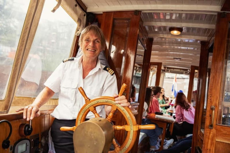 Amsterdam: Food and Canal Tour - Cheese at a Family-Owned Deli: The Amsterdam Flavor Anchor