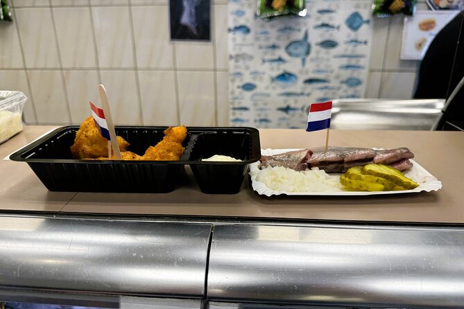 Amsterdam Food Tasting Tour of Hidden Gems (Small Groups) - Stop 3 at Haarlemmerdijk 95: grillworst for a warm, hearty bite