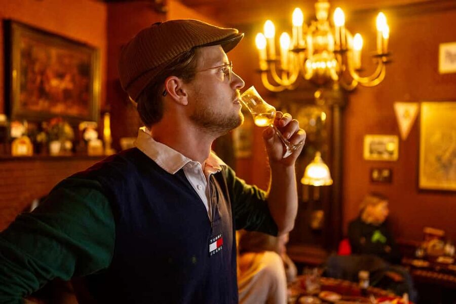 Amsterdam: Food Tour with Drinks by Spui, Canals and Jordaan - Cheese cellar Gouda: the first clue to Dutch flavor logic
