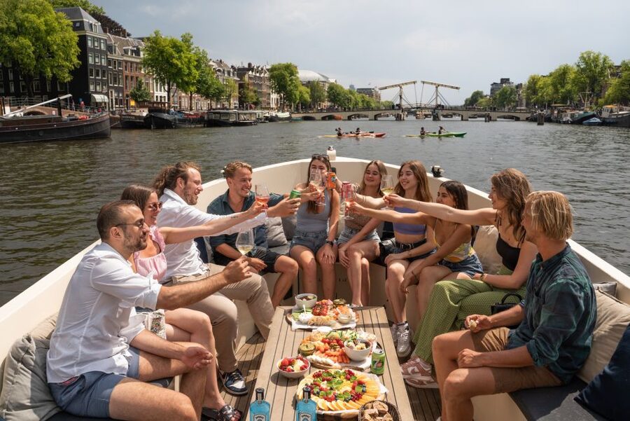 Amsterdam: German Guided Canal Cruise with on Board Bar - Route breakdown: what you’ll see in each stretch
