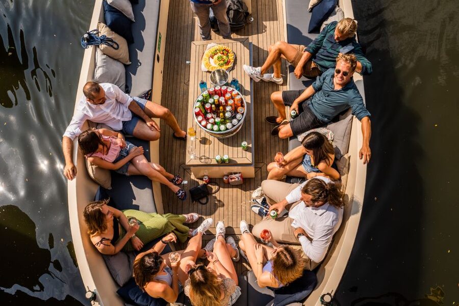 Amsterdam: German Guided Canal Cruise with on Board Bar - Who this tour fits best, and who should choose another plan