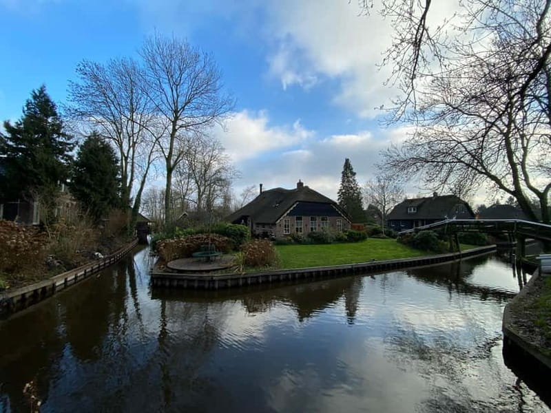 Amsterdam: Giethoorn, Afsluitdijk and Zaanse Schans Day Trip - Giethoorn’s car-free village: the 1-hour boat cruise is the main event