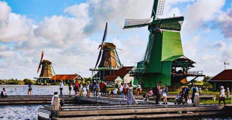 Amsterdam: Giethoorn and Zaanse Schans Windmills Day Tour - Zaanse Schans first, and why that order helps