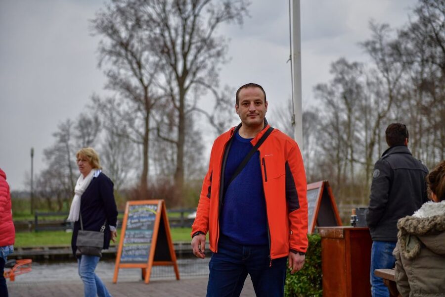 Amsterdam: Giethoorn and Zaanse Schans Windmills Day Tour - Wooden shoe factory and clog-making demo, hands-on Dutch craft