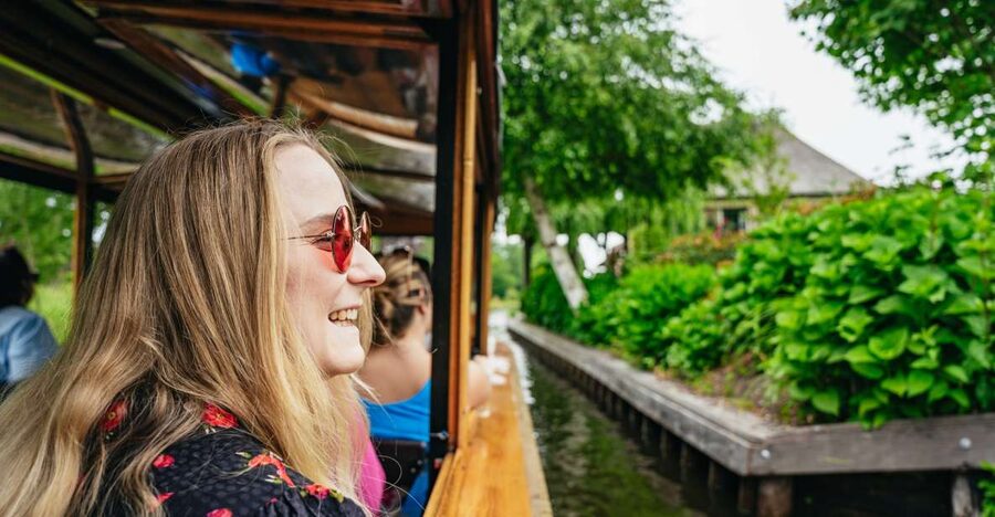Amsterdam: Giethoorn, Volendam, and Zaanse Schans Tour - Who Should Book This Tour, and Who Should Rethink It