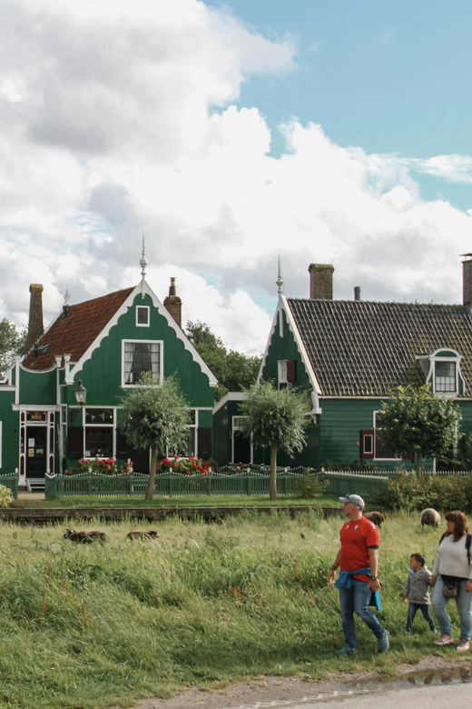 Amsterdam: Giethoorn & Zaanse Schans Small Group Day Trip - Clog Workshop: Try the Shoes, Feel the Craft, and Learn the Why