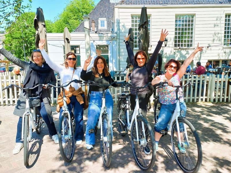Amsterdam: Guided bike tour in French off the beaten track - The Jewish Quarter and Anne Frank’s thread: story plus present-day context