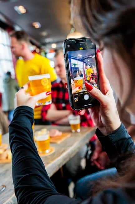 Amsterdam: Guided Craft Beer Tasting with cheese and snacks - A 1-hour mystery beer game that actually feels social