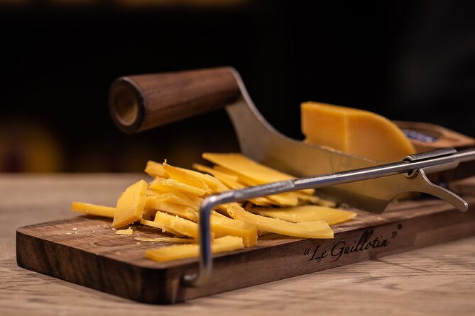 Amsterdam : Guided Cultural Food Tour - Beurs van Berlage and Magna Plaza: Trade, Wealth, and Architecture Clues