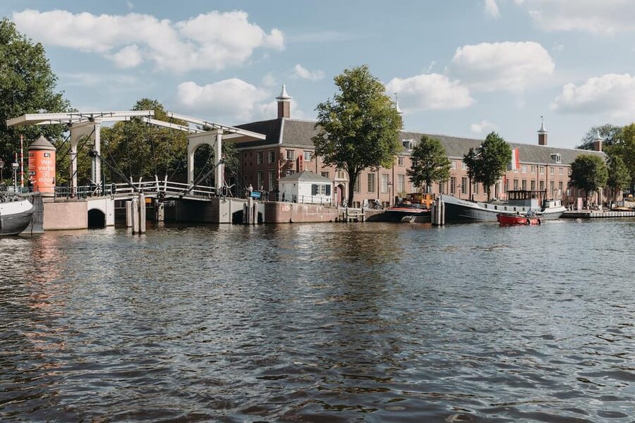 Amsterdam: H'ART Museum Entry Ticket - Two exhibitions inside American Identities, with Smithsonian context