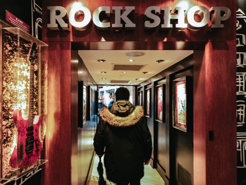 Amsterdam: Hard Rock Cafe Experience - Canal-Side Rock n Roll Dining in Central Amsterdam