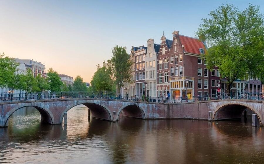 Amsterdam: Haunted History and Ghost Walking Tour - Key things that make this ghost walk worth your time
