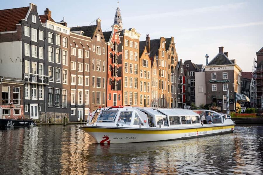 Amsterdam: Heated Canal Cruise Including Audioguide - A Heated Canal Cruise Is the Smart Way to Get Your Bearings in Amsterdam