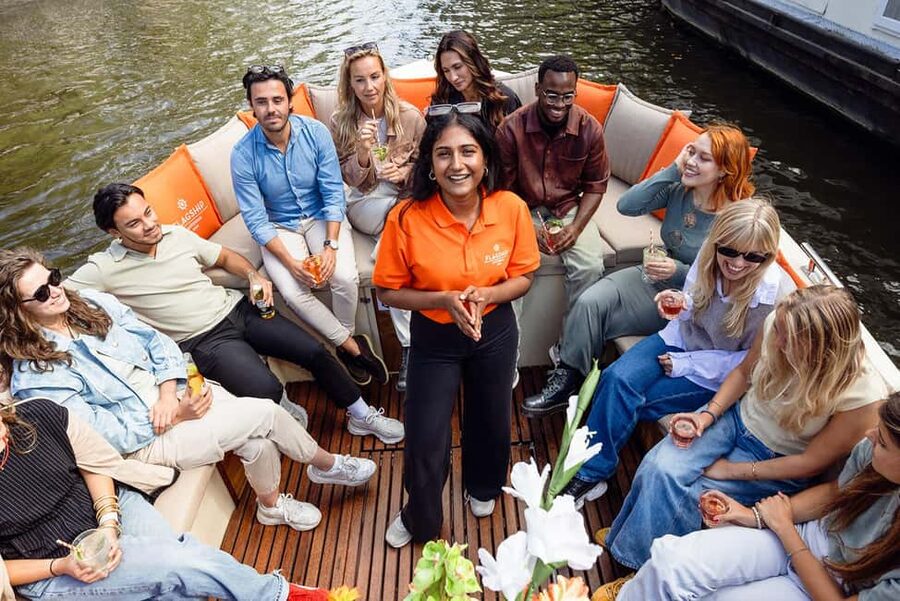 Amsterdam: Heated Canal Cruise with Unlimited Drinks & Bite - Small details that make the difference on board