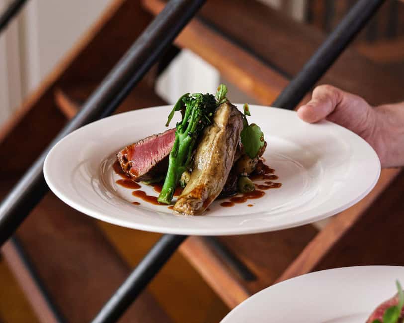 Amsterdam: High-End 3-Course Dinner Canal Cruise - The First 30 Minutes: Small Bites at Your Table, and the City Begins to Glow