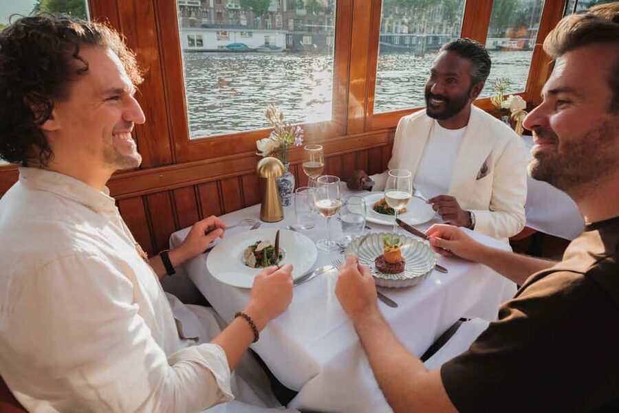 Amsterdam: High-End 3-Course Dinner Canal Cruise - The 3-Course Dinner Flow: Warm Courses and Brief Stops at Le Hollandais