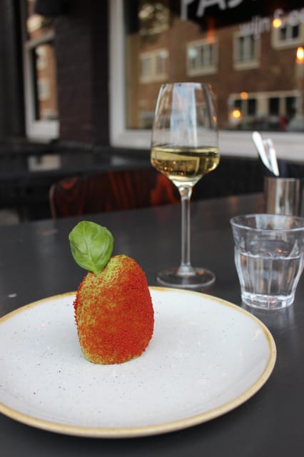 Amsterdam: High Wine at wine bar Paskamer, 3-rounds - Should You Book Paskamer High Wine in Amsterdam?