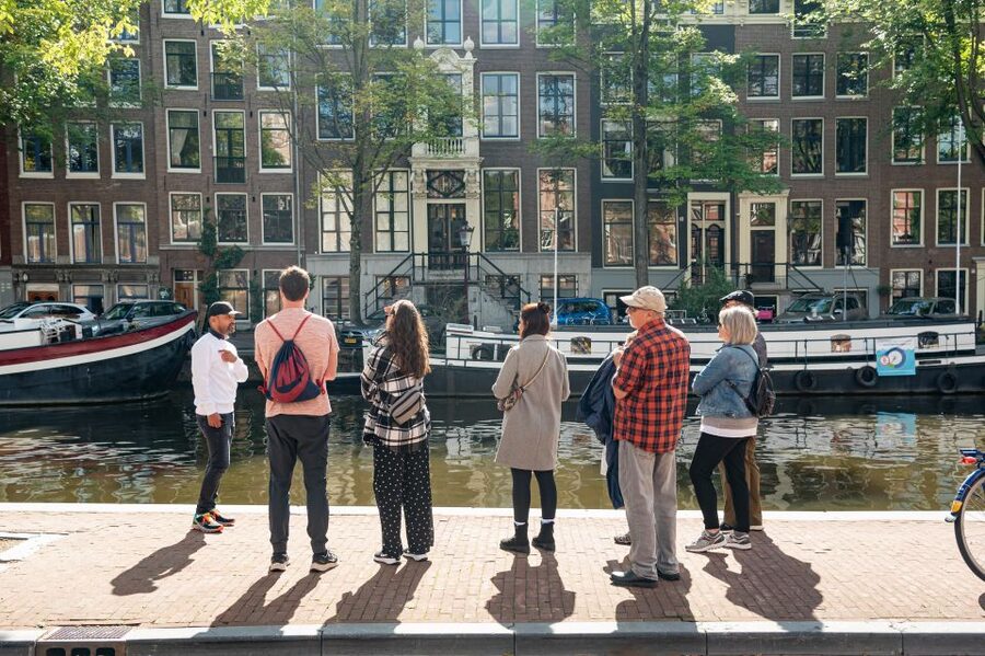 Amsterdam: Highlights & History Walking Tour - Royal Palace, Begijnhof, and the Center’s Calm Corners