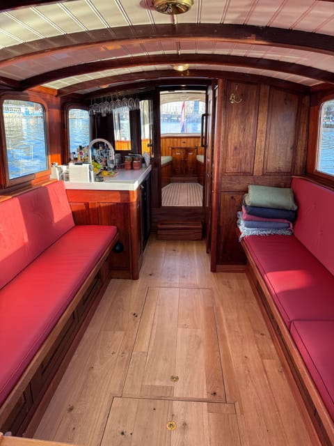 Amsterdam: Historic Boat Cruise with open bar and nibbles - Sophie (about 1911): Why a historic salon boat feels different than typical canals rides