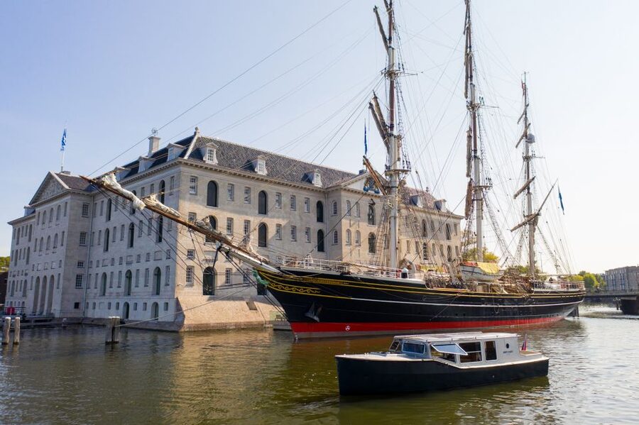 Amsterdam: Historic Boat Cruise with open bar and nibbles - Captain Bow, first mate Jasper, and the small-group vibe that keeps it personal