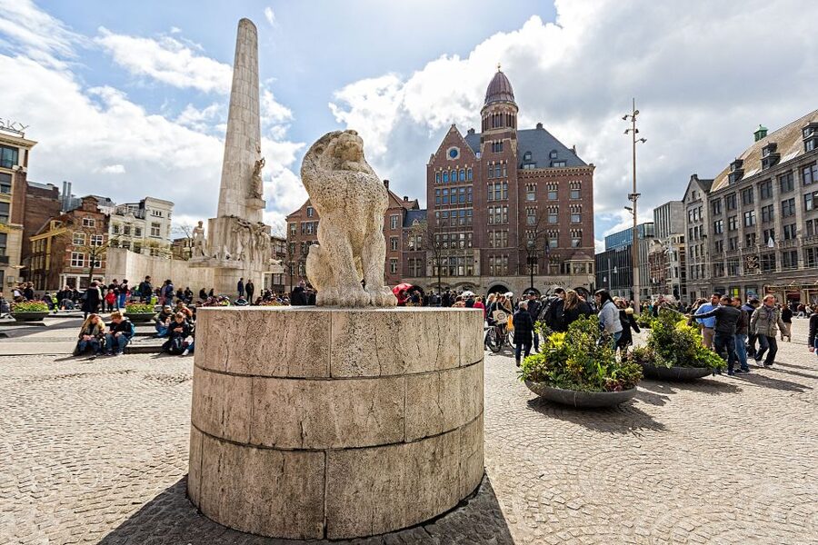 Amsterdam: Historic Walking Tour - Hidden courtyards and the architecture you would miss on your own