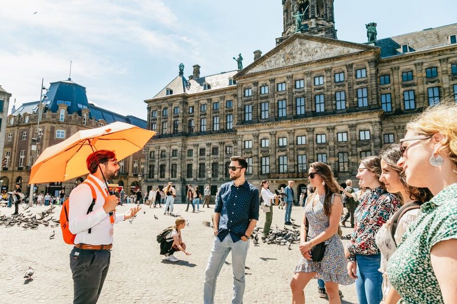 Amsterdam: Historical Highlights Walking Tour with Tasting - Flower Market and tulips, why it belongs on a history walk