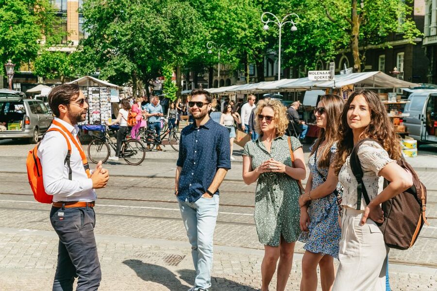 Amsterdam: Historical Highlights Walking Tour with Tasting - Guides make or break it, and this one tends to land well