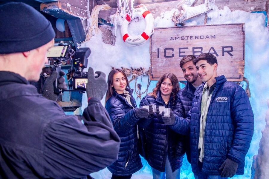 Amsterdam: Icebar Entry Ticket with 3 Drinks - Icebar Drinks: Welcome Cocktail Plus Two Choices
