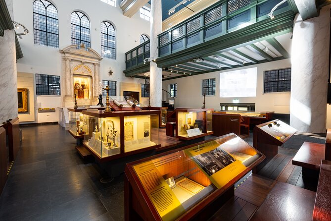 Amsterdam Jewish Museum (Joods Museum & Joods Museum Junior) - Getting oriented at 11:00 am and using the provided map