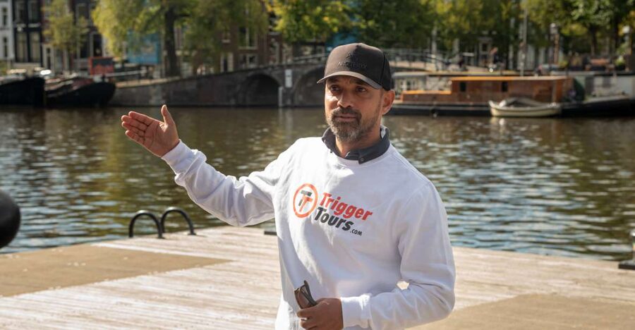 Amsterdam: Jewish Quarter and History Guided Tour - Getting Oriented by the Amstel: WWII Context First
