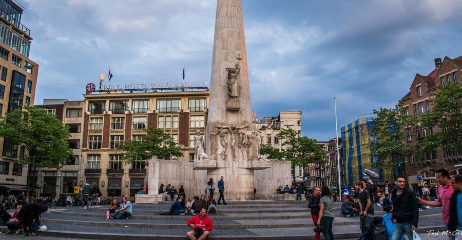 Amsterdam Jewish Quarter walking tour - Your 2 hour route: cobbled lanes, canal views, and key story stops