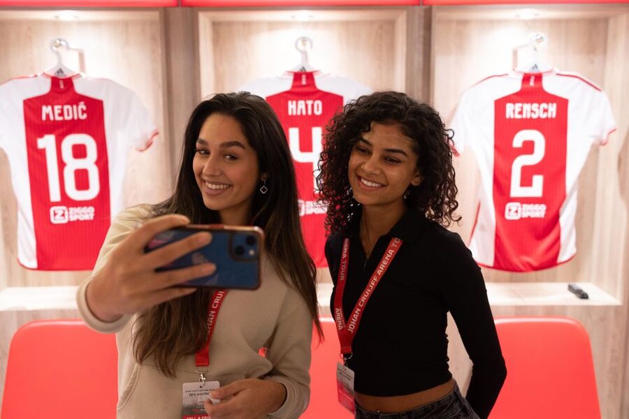 Amsterdam: Johan Cruijff ArenA Tour with Optional Guide - Getting the most out of the discounts at the end of your visit