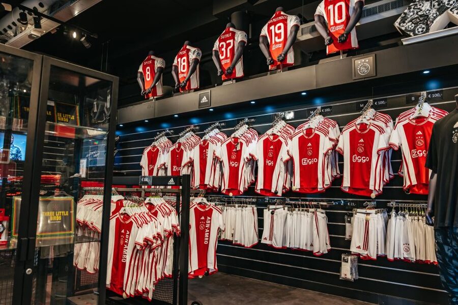 Amsterdam: Johan Cruijff Arena VIP Tour - The Skybox Experience With a Free Drink and Pitch Views