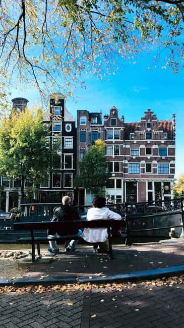 Amsterdam: Jordaan Area Walking Tour - Hidden courtyards to Brouwersgracht bridges, then your apple tart plan