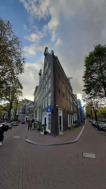 Amsterdam: Jordaan Area Walking Tour - Price, language, and group size: is $38 good value for 2 hours?