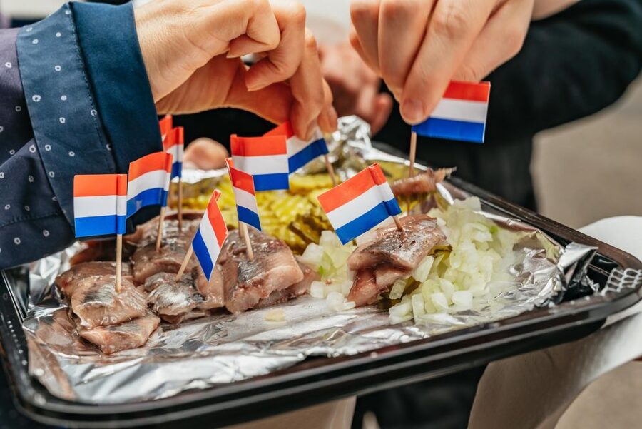 Amsterdam: Jordaan District Local Food Walking Tour - Guides and group vibe: why names keep coming up