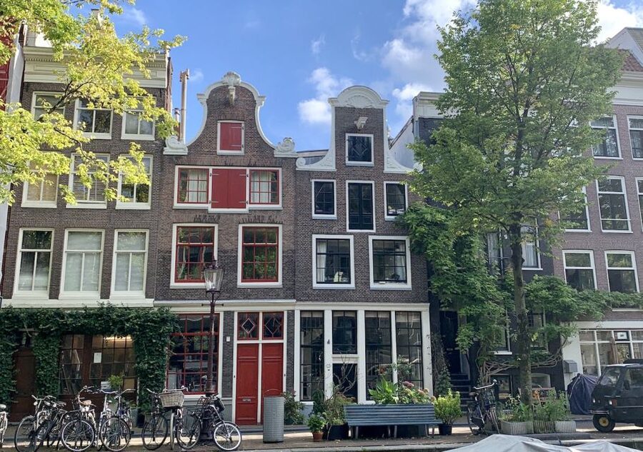 Amsterdam: Jordaan District Tour with a German guide - Jordaan in 90 minutes, with stories you can actually use